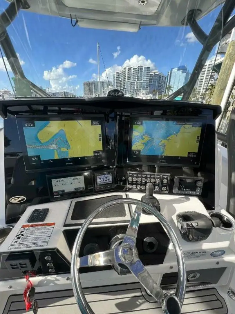 2018 Sea Fox 328 commander