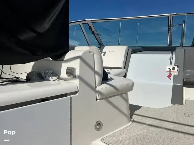 Cruisers Yachts 340 Express