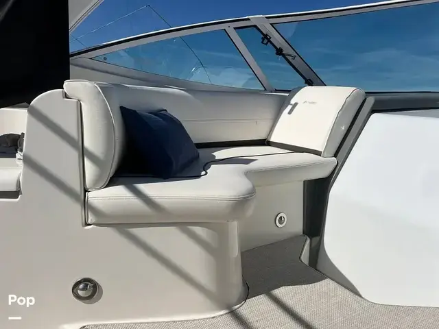 Cruisers Yachts 340 Express