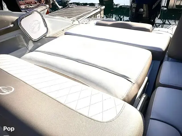 Crownline E235 XS