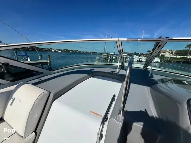 Cruisers Yachts 340 Express