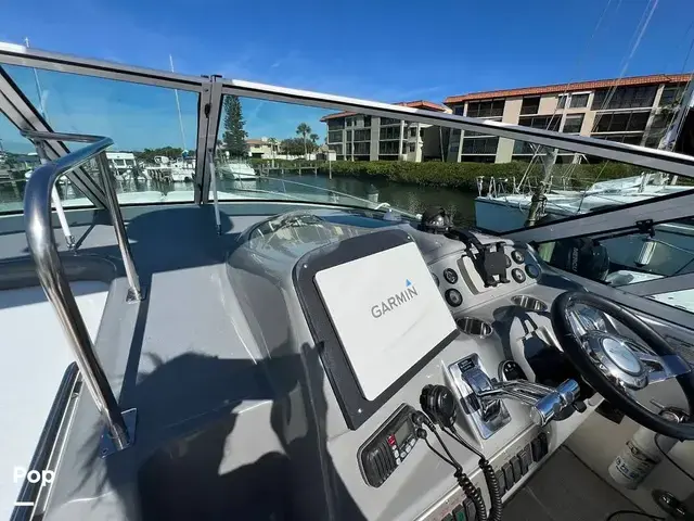 Cruisers Yachts 340 Express