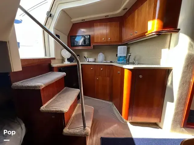 Cruisers Yachts 340 Express