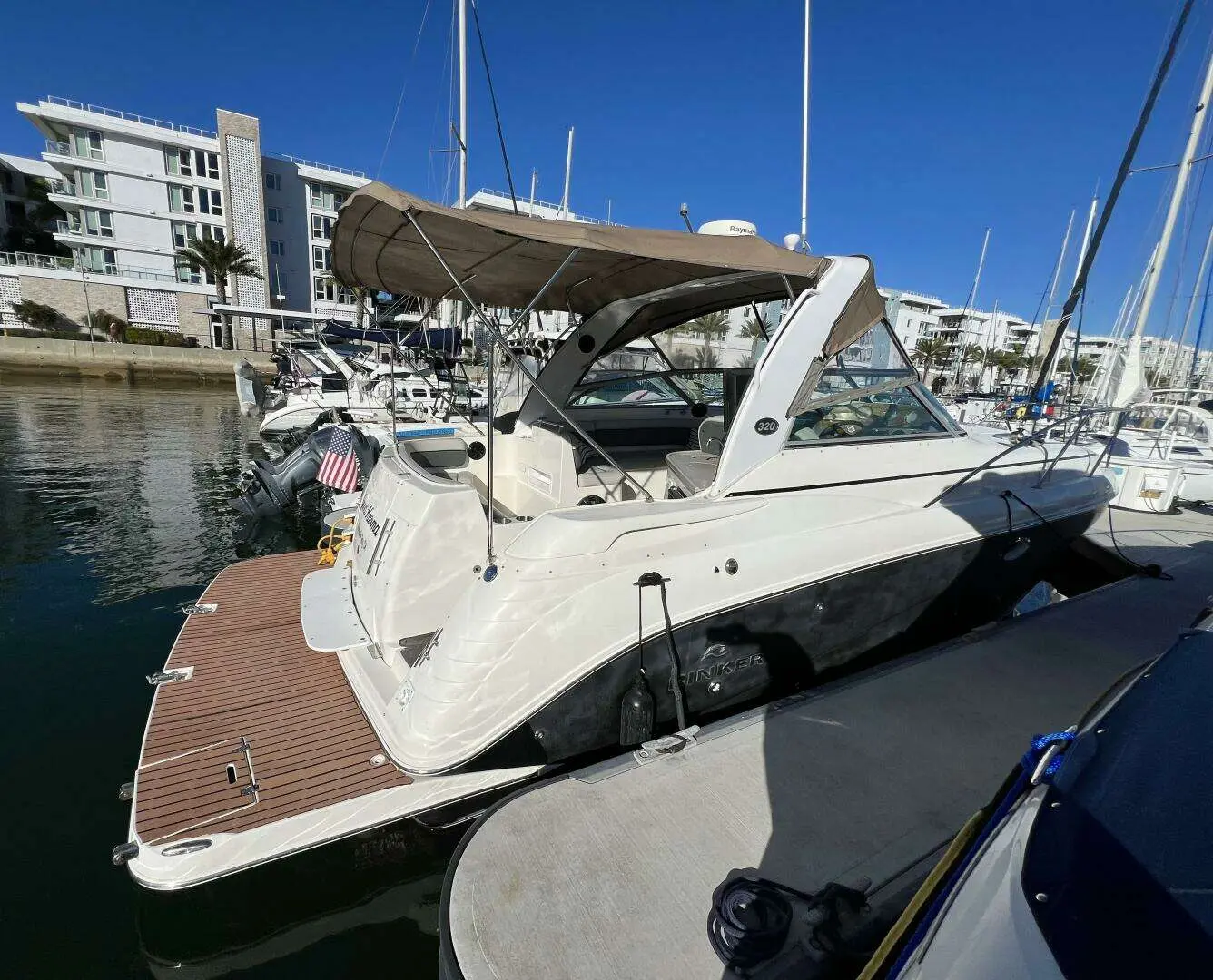 2006 Rinker express cruiser 320