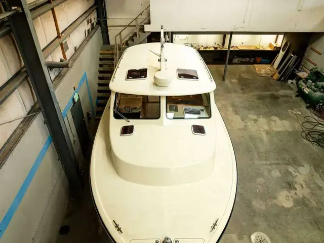 Palm Beach Motor Yachts Avalon 32