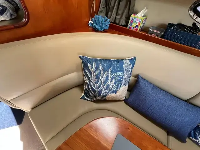 Cruisers Yachts 340 Express