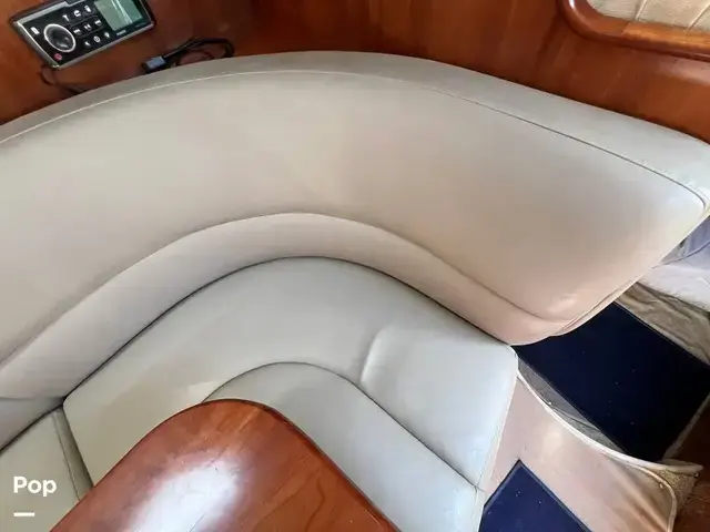 Cruisers Yachts 340 Express