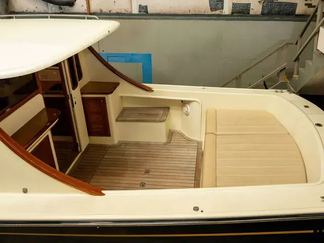 Palm Beach Motor Yachts Avalon 32