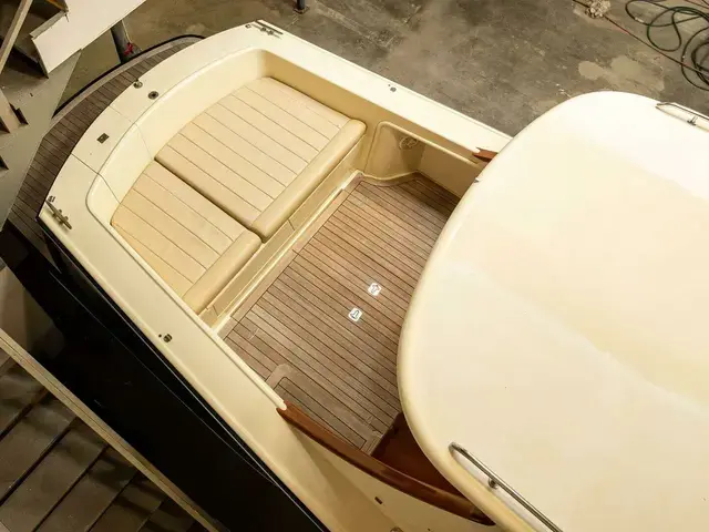 Palm Beach Motor Yachts Avalon 32