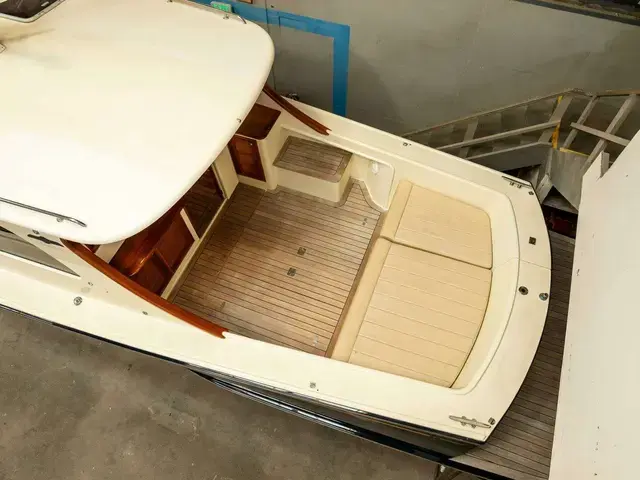 Palm Beach Motor Yachts Avalon 32