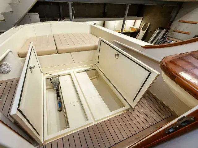 Palm Beach Motor Yachts Avalon 32