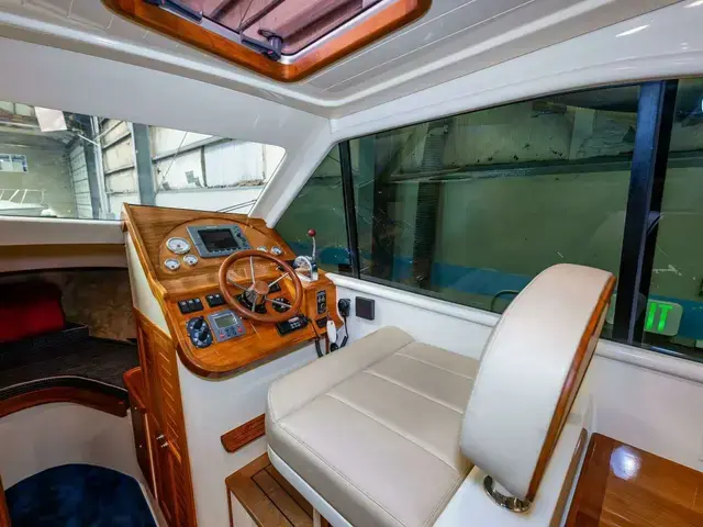 Palm Beach Motor Yachts Avalon 32