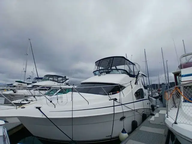 Silverton 35 Motor Yacht