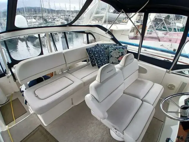 Silverton 35 Motor Yacht