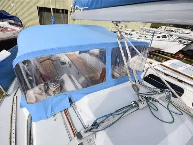 Contessa 28