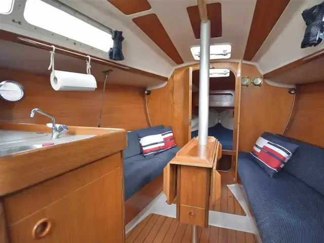 Beneteau First 285