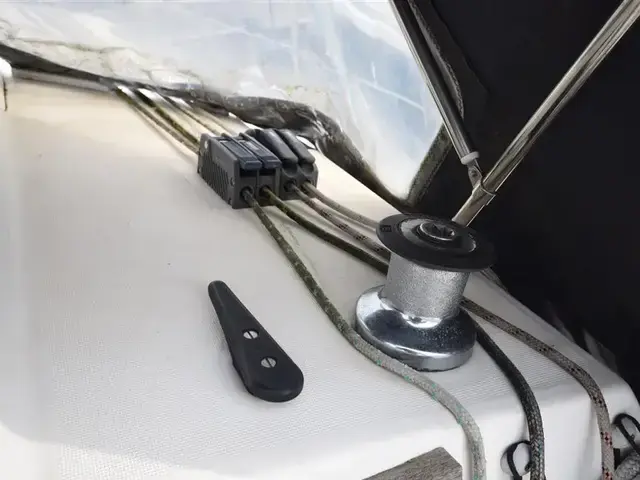 Beneteau First 285