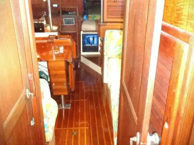 Pacific Seacraft 37