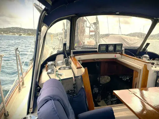 Pacific Seacraft 37