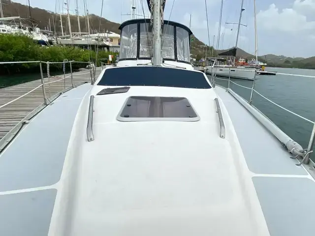 Hunter Passage 42