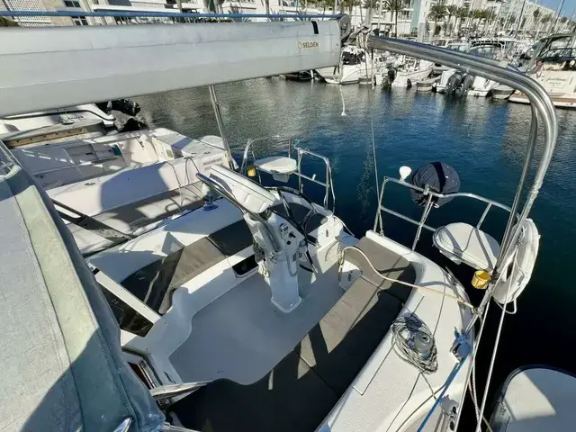 Catalina 309