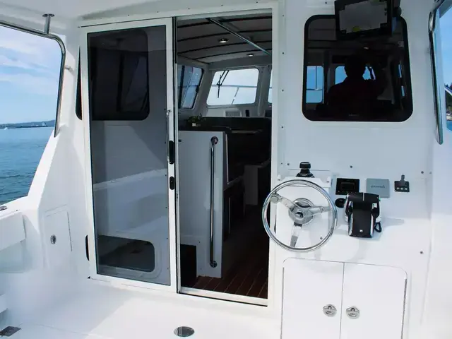 Ocean Sport Roamer 30 OB