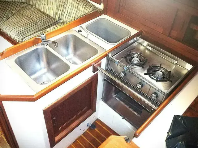 Pacific Seacraft 37