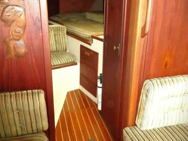 Pacific Seacraft 37