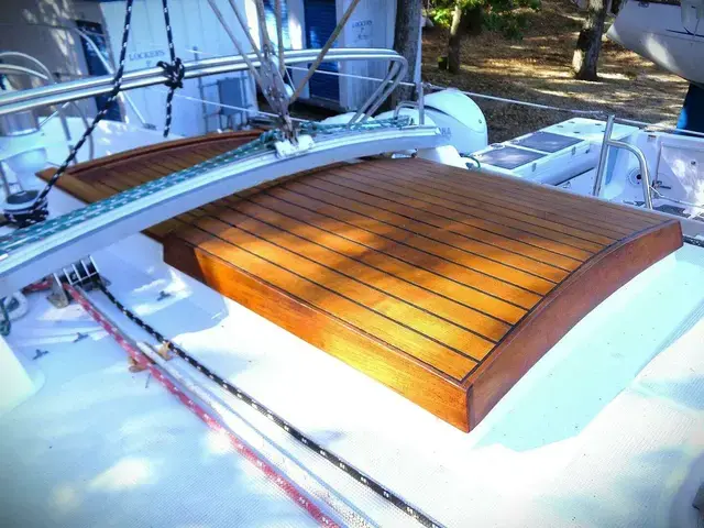 Pacific Seacraft 37