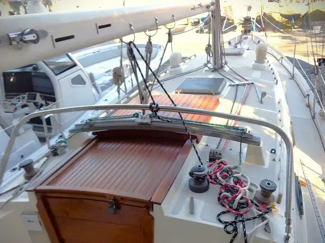 Pacific Seacraft 37