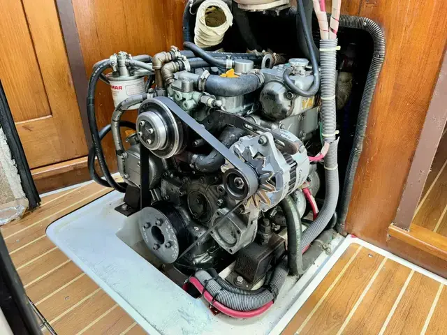 Catalina 387