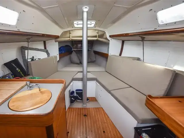 Beneteau First 285