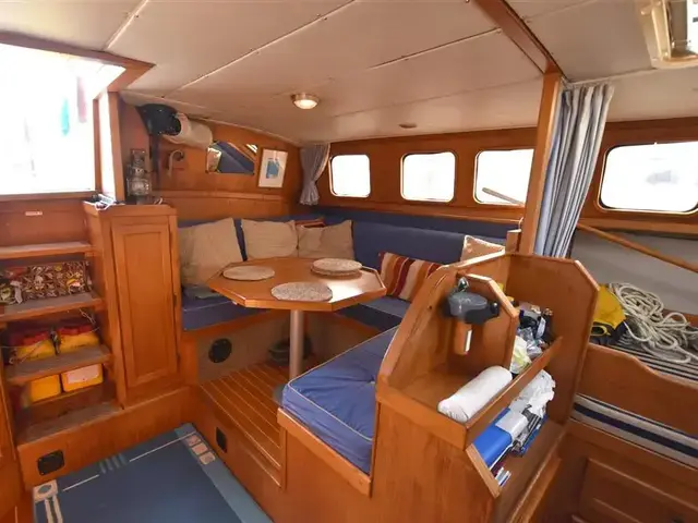 Freedom 47 Pilothouse