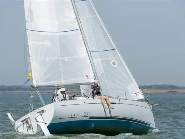 Beneteau First 25.7