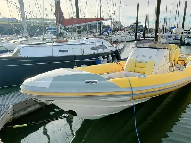 Scorpion Sting RR880 RIB