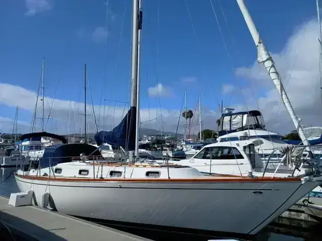 Tartan 37' Cutter