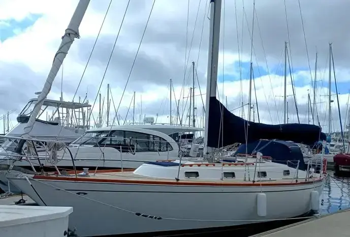 1980 Tartan 37' cutter