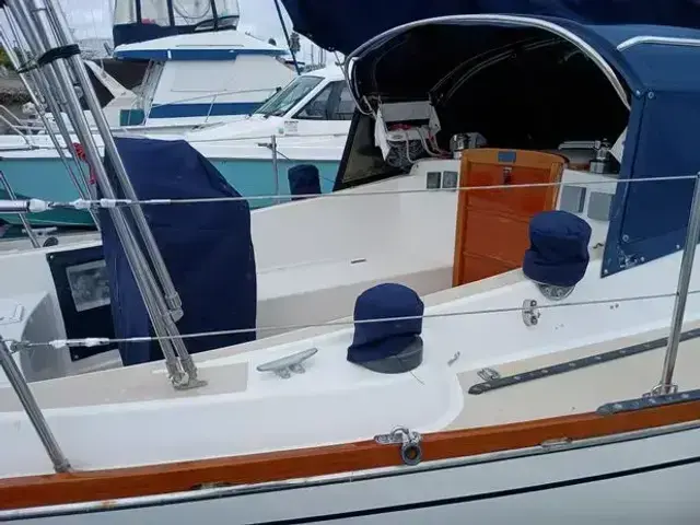 Tartan 37' Cutter