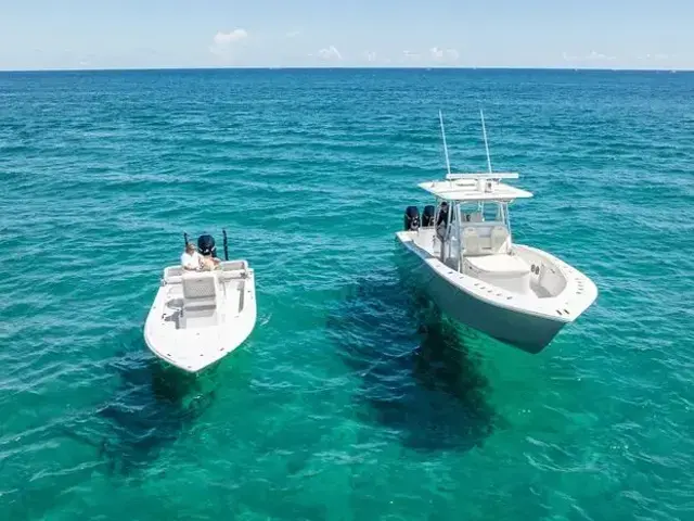 Billfish 39 Center Console w-Tower