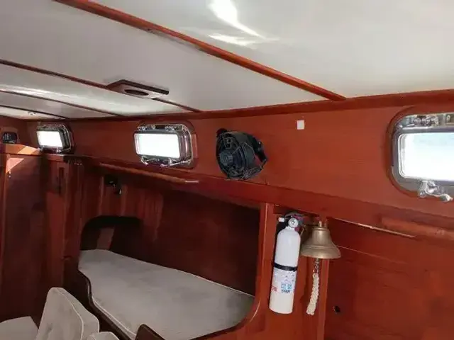 Tartan 37' Cutter