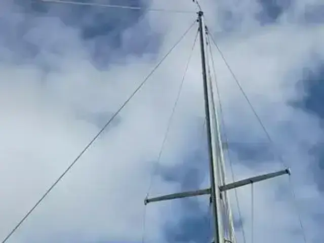 Tartan 37' Cutter