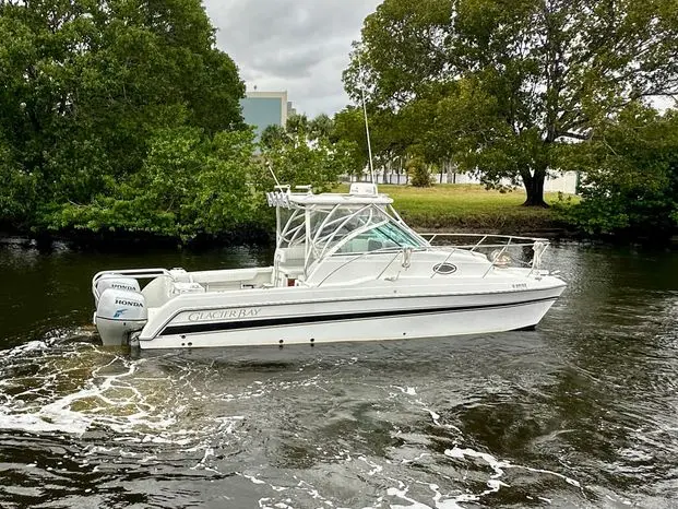 2010 Glacier Bay 2670 isle runner