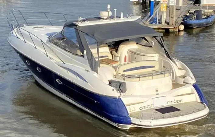 1998 Sunseeker cruising altitude