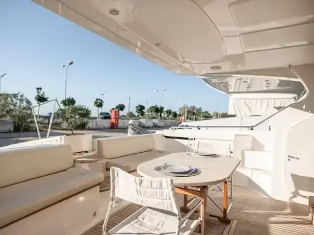 Ferretti Yachts 620