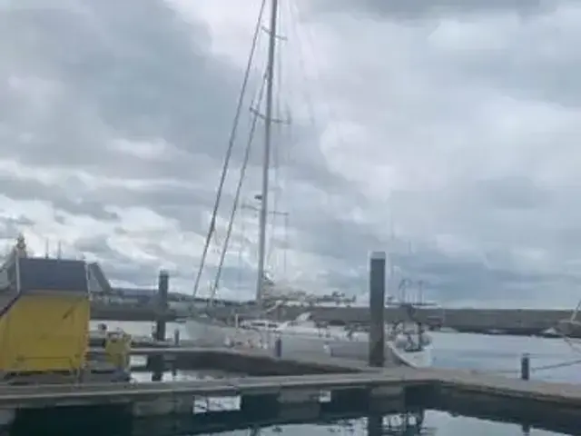 DEVONPORT YACHTS IRONBARQUE