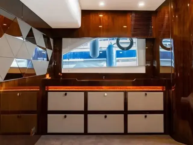 Fairline TOJO