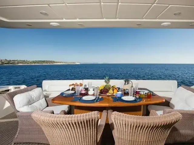 Ferretti Yachts Ferretti 881