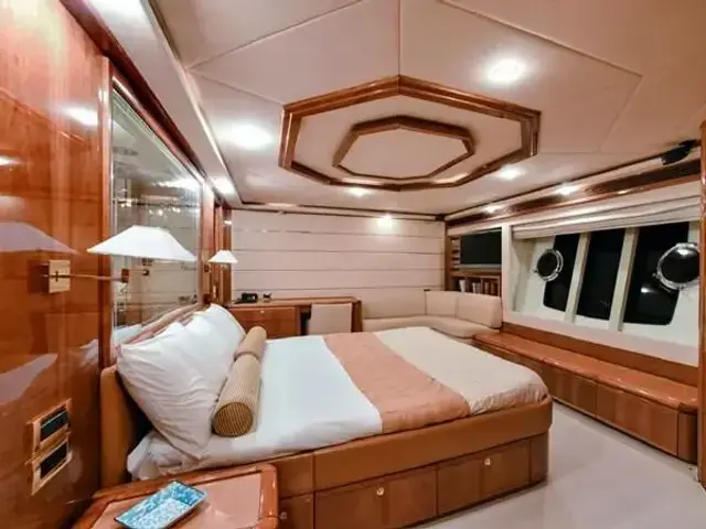 Ferretti Yachts Ferretti 881