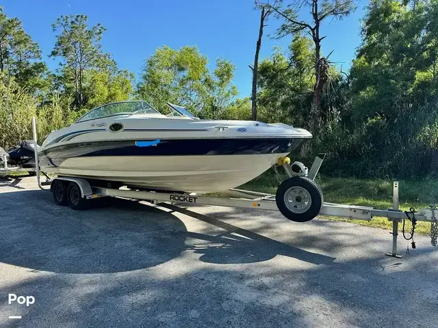 Sea Ray 240 Sundeck