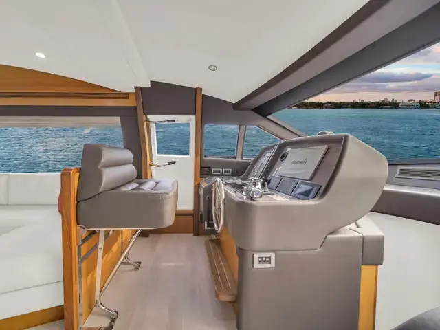 Ferretti Yachts 660